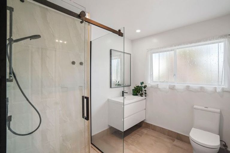 Photo of property in 7 Glengowan Place, Conifer Grove, Takanini, 2112