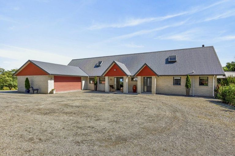 Photo of property in 25 Hanawera Ridge Road, Manakau, Otaki, 5583