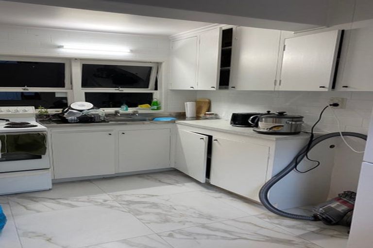 Photo of property in 60-62 Exmouth Road, Northcote, Auckland, 0627