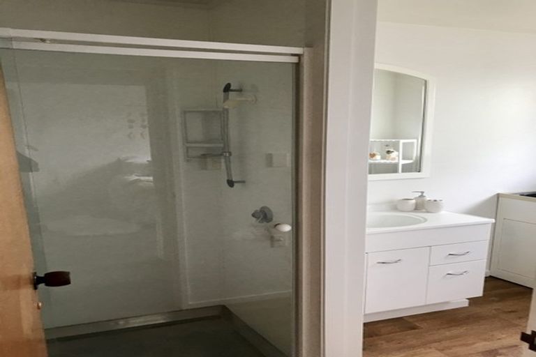 Photo of property in 2/3 Binstead Place, Avondale, Christchurch, 8061