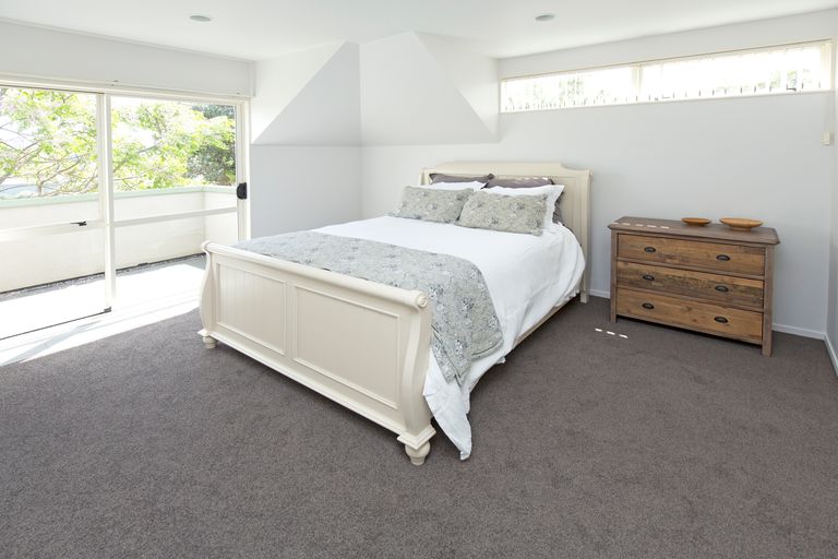 Photo of property in 3/39 Wade River Road, Stanmore Bay, Whangaparaoa, 0932