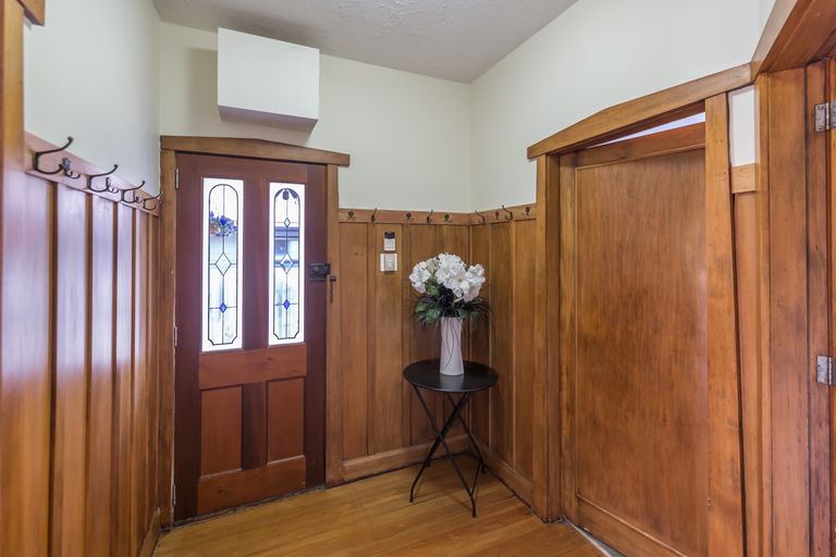 Photo of property in 69 Corson Avenue, Beckenham, Christchurch, 8023