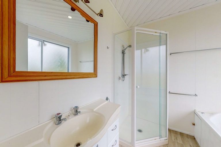 Photo of property in 11 Orchard East Road, Ngatea, 3503