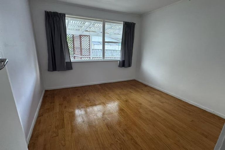 Photo of property in 3 Universal Drive, Henderson, Auckland, 0610