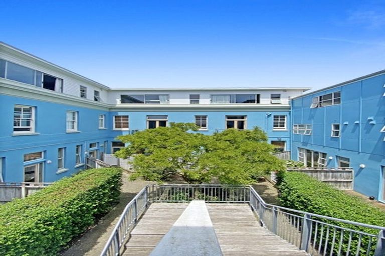 Photo of property in 10/30 Hanson Street, Mount Cook, Wellington, 6021