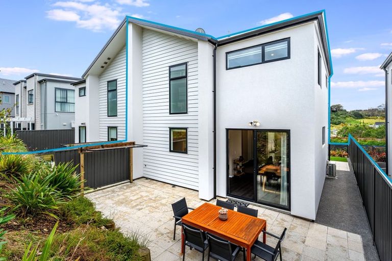 Photo of property in 5 Koreke Close, Kenepuru, Porirua, 5022