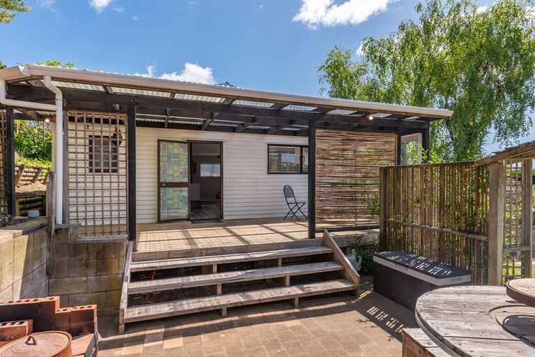 Photo of property in 38 Hicks Crescent, Waikanae Beach, Waikanae, 5036