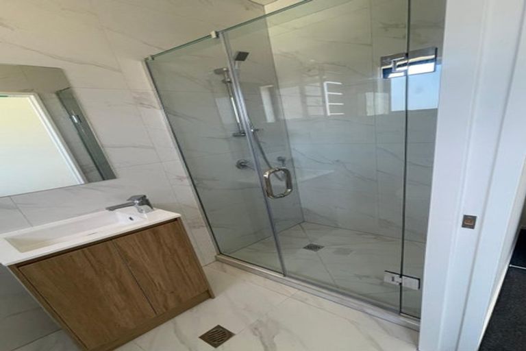 Photo of property in 18b Crestview Rise, Papakura, 2110