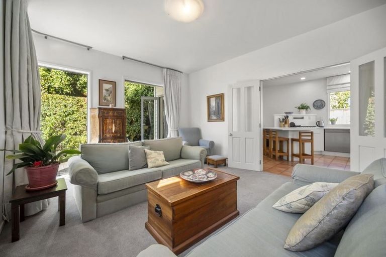 Photo of property in 2b Church Street, Devonport, Auckland, 0624