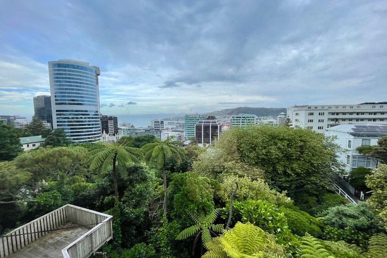 Photo of property in 241 The Terrace, Te Aro, Wellington, 6011