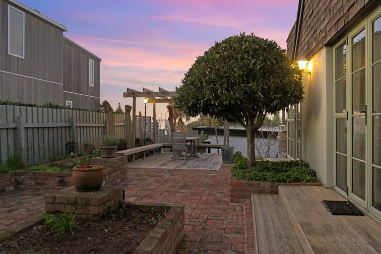 Photo of property in 11 Oceanview Road, Mount Maunganui, 3116