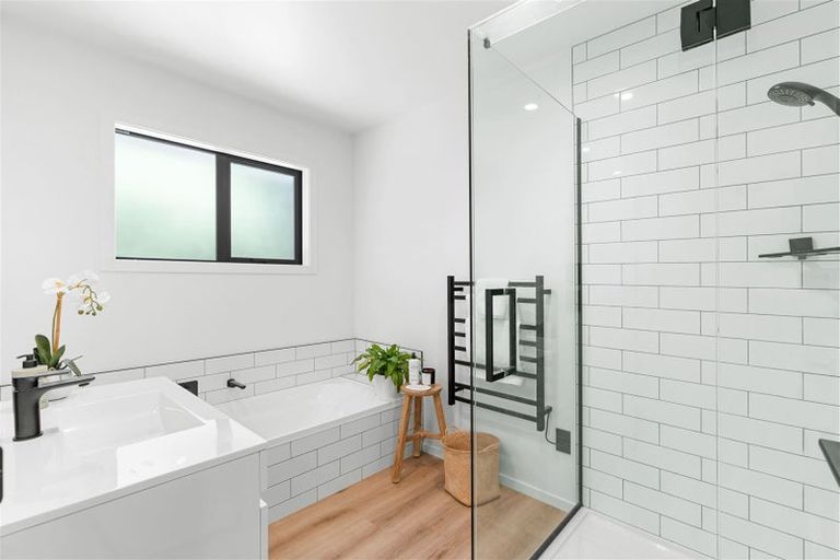 Photo of property in 71b Wairakei Road, Bryndwr, Christchurch, 8052