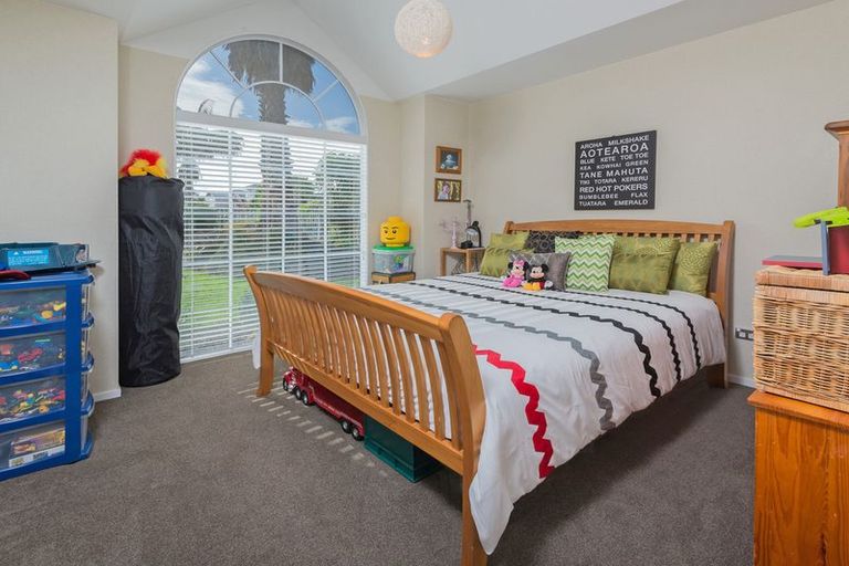 Photo of property in 22 Whitford Road, Howick, Auckland, 2014