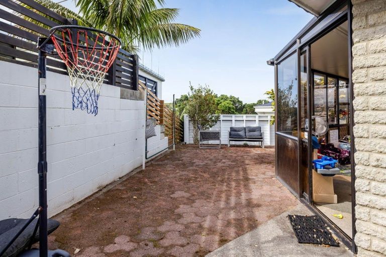 Photo of property in 3/4 Scott Street, Moturoa, New Plymouth, 4310