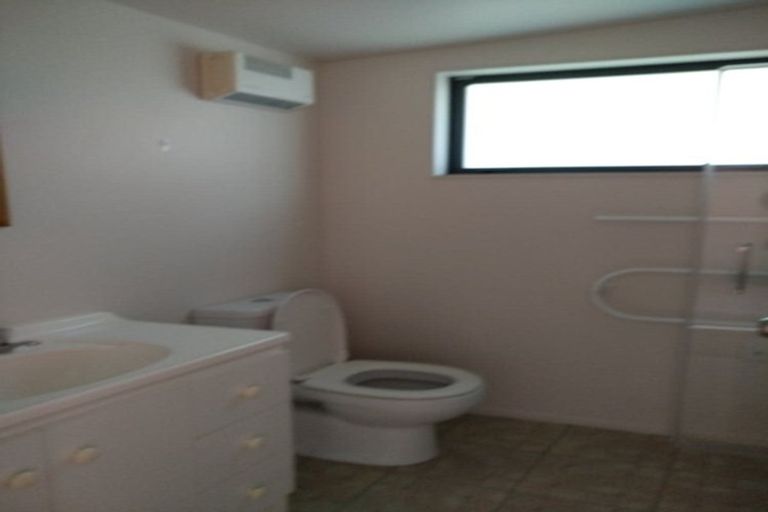 Photo of property in 21 Tiromoana Road, Raumati South, Paraparaumu, 5032