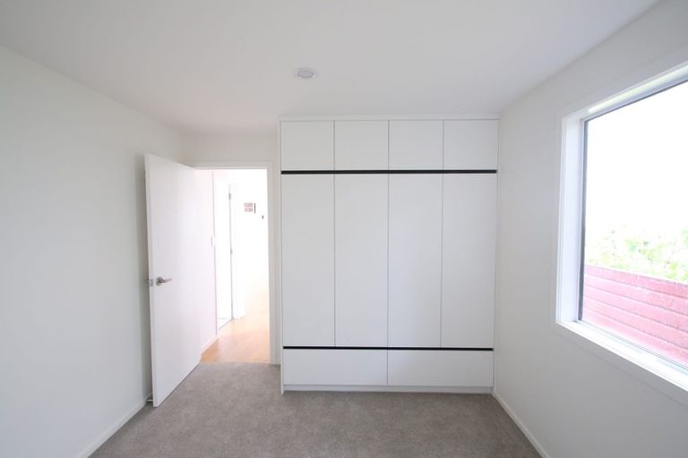 Photo of property in 10 Kereru Street, Henderson, Auckland, 0612