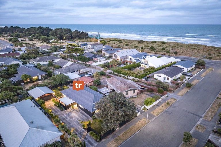 Photo of property in 25 Pandora Street, North New Brighton, Christchurch, 8083