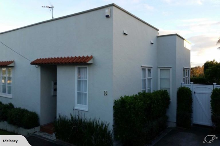 Photo of property in 60 Old Lake Road, Narrow Neck, Auckland, 0624