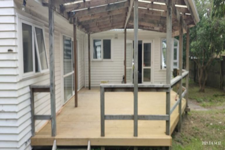 Photo of property in 3 Hurley Place, Kelston, Auckland, 0602