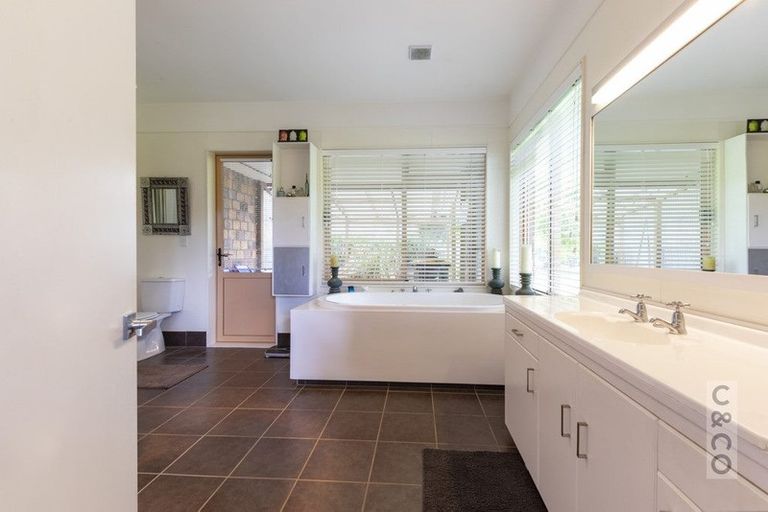 Photo of property in 216 Mcpike Road, Waimauku, 0883