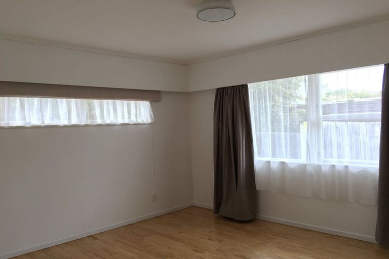 Photo of property in 22 Lynden Avenue, Hillcrest, Auckland, 0627