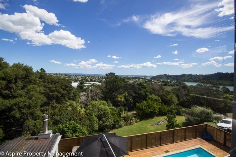 Photo of property in 92 Pemberton Avenue, Bayview, Auckland, 0629