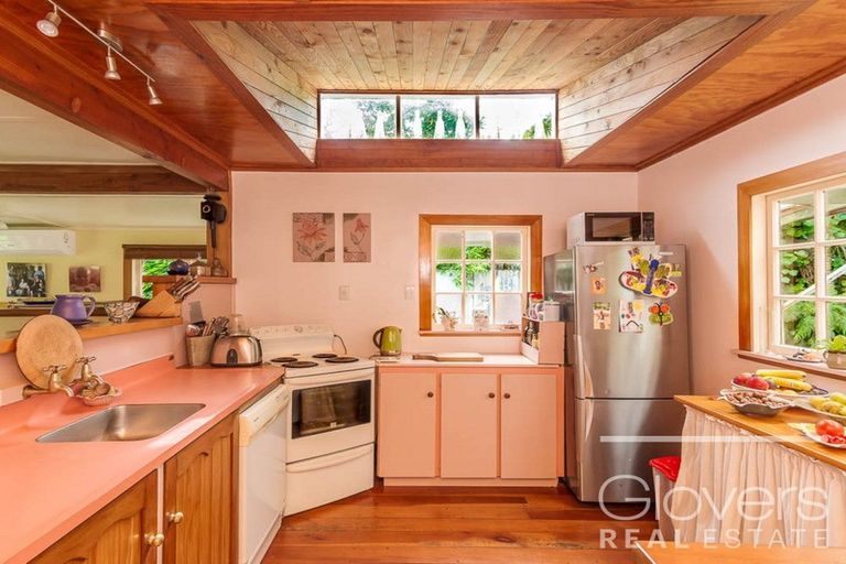 Photo of property in 735 South Titirangi Road, Titirangi, Auckland, 0604