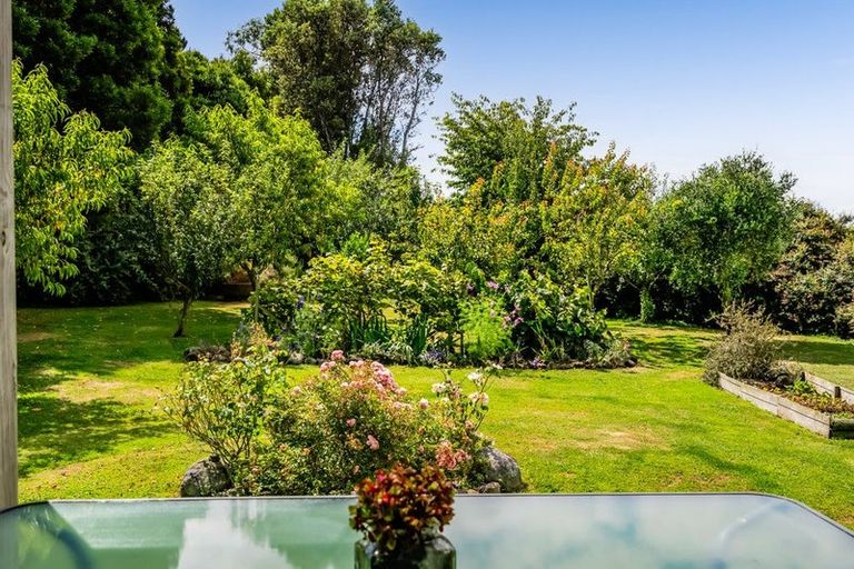 Photo of property in 2952 Eltham Road, Opunake, 4682