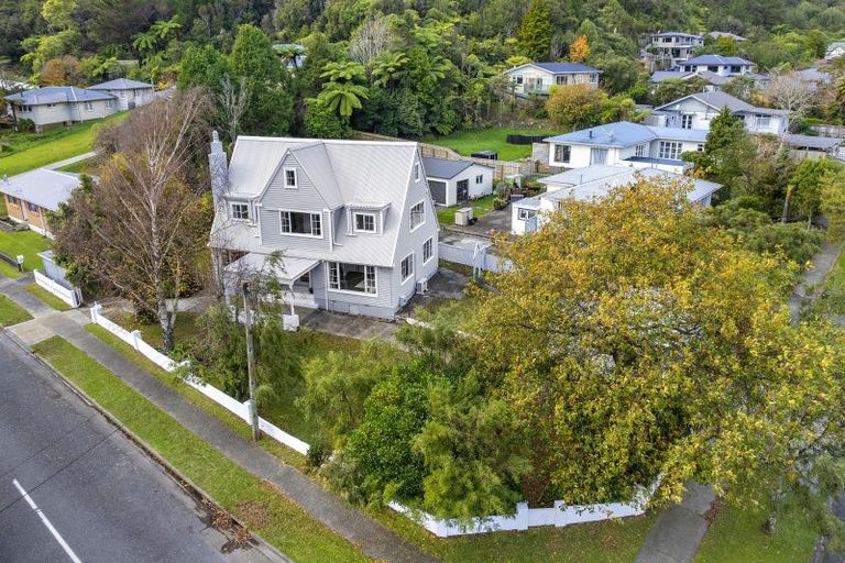 Photo of property in 117 Horoeka Street, Stokes Valley, Lower Hutt, 5019