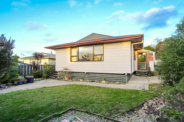 Photo of property in 43 Lavelle Road, Henderson, Auckland, 0612