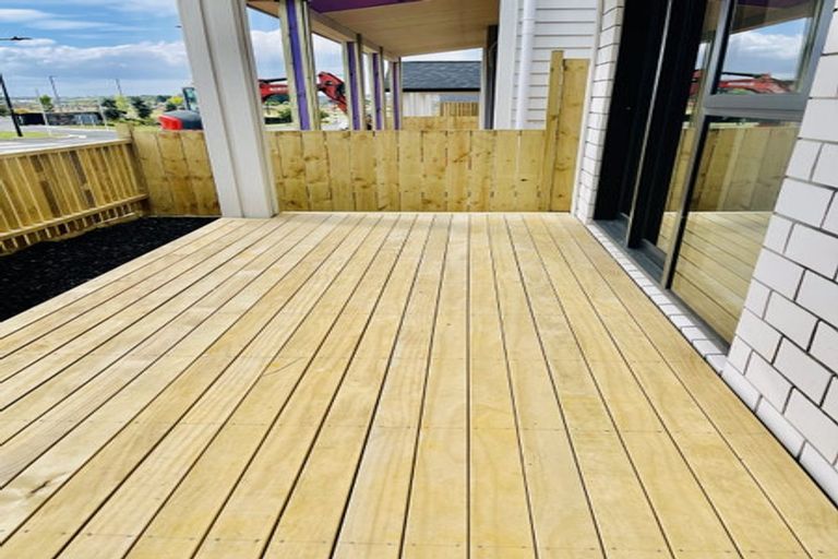 Photo of property in 20 Rorotu Avenue, Karaka, Papakura, 2113