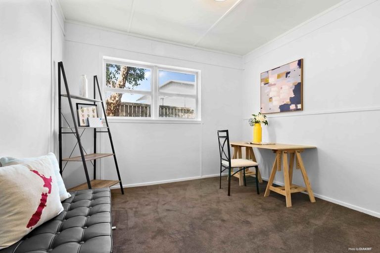 Photo of property in 34 Kohekohe Street, New Lynn, Auckland, 0600