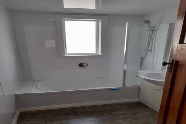 Photo of property in 38 Miro Street, Takaro, Palmerston North, 4410