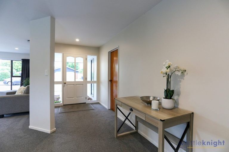 Photo of property in 90 Regency Crescent, Redwood, Christchurch, 8051