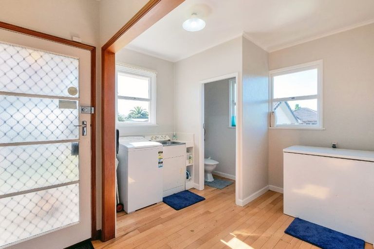 Photo of property in 69 Willis Road, Papakura, 2110