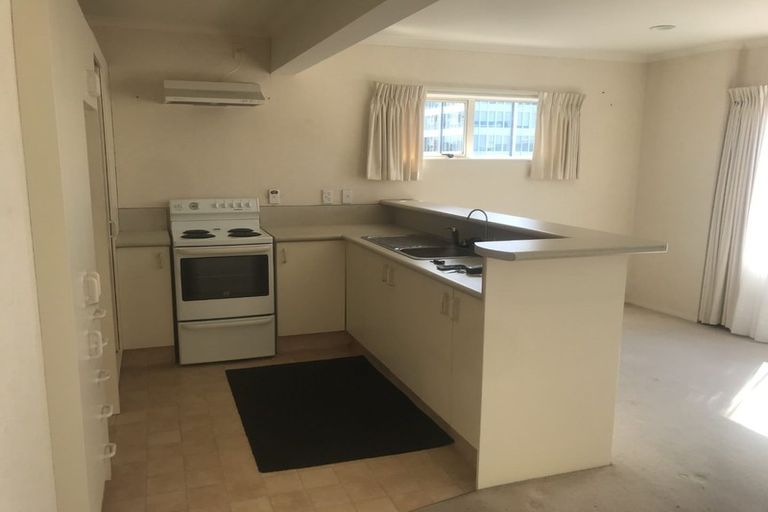 Photo of property in 4/28 Third Avenue, Tauranga, 3110