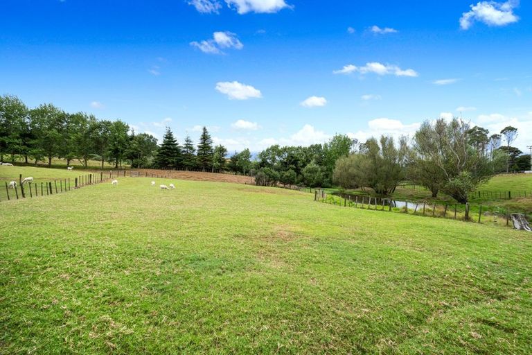 Photo of property in 97 Arrowsmith Road, Waitakere, Henderson, 0782