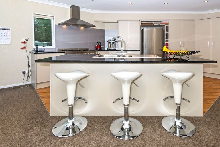 Photo of property in 22 Whitford Road, Howick, Auckland, 2014