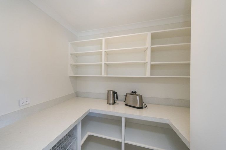 Photo of property in 2 Hydrangea Lane, Milson, Palmerston North, 4414