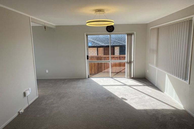 Photo of property in 69 Solar Road, Glen Eden, Auckland, 0602
