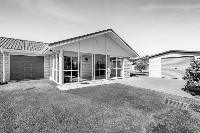 Photo of property in 8b South Road, Manaia, 4612