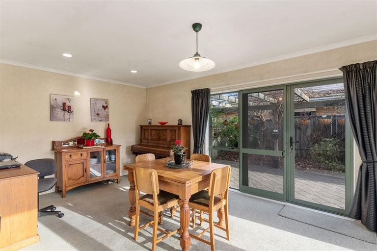 Photo of property in 44 Warwick Drive, Lynmore, Rotorua, 3010