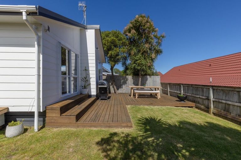 Photo of property in 73 Langdale Avenue, Paraparaumu, 5032