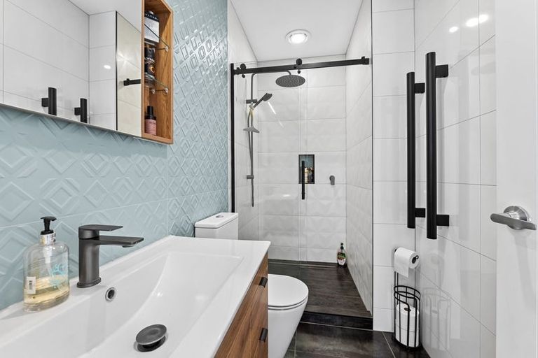 Photo of property in 482 Devon Street East, Strandon, New Plymouth, 4312