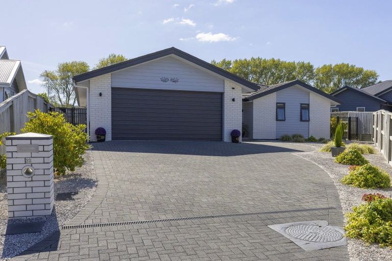 Photo of property in 32 Huka Heights Drive, Rangatira Park, Taupo, 3330
