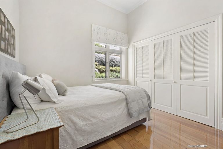 Photo of property in 33 Upper Bourke Street, Kilbirnie, Wellington, 6022