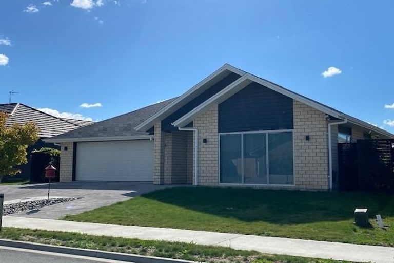 Photo of property in 27 Ruru Street, Cambridge, 3434