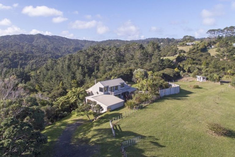 Photo of property in 140 Lone Kauri Road, Karekare, New Lynn, 0772