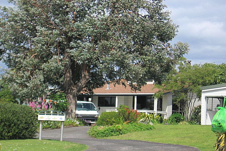 Photo of property in 11 Patterson Place, Waihi Beach, 3611
