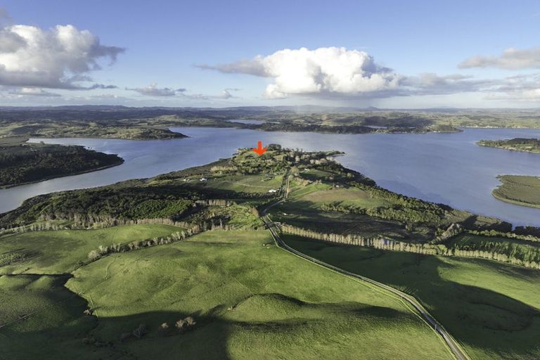 Photo of property in 257 Metcalfe Road, Matakohe, 0593